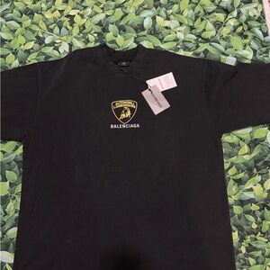 Balenci lambo Black tshirt size Large
